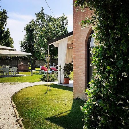 Casolare Isabella "Il Rifugio Dei Vinili" And Alice'S Room Понсако Екстериор снимка