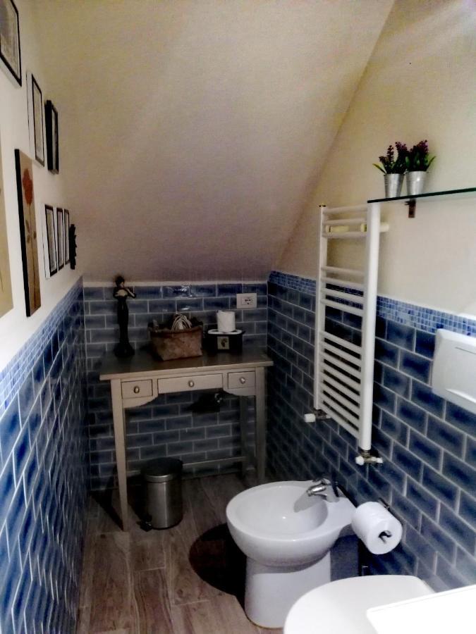 Casolare Isabella "Il Rifugio Dei Vinili" And Alice'S Room Понсако Екстериор снимка