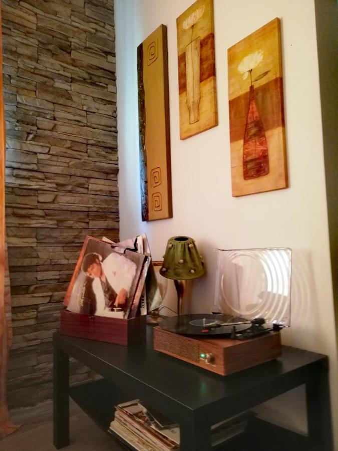 Casolare Isabella "Il Rifugio Dei Vinili" And Alice'S Room Понсако Екстериор снимка