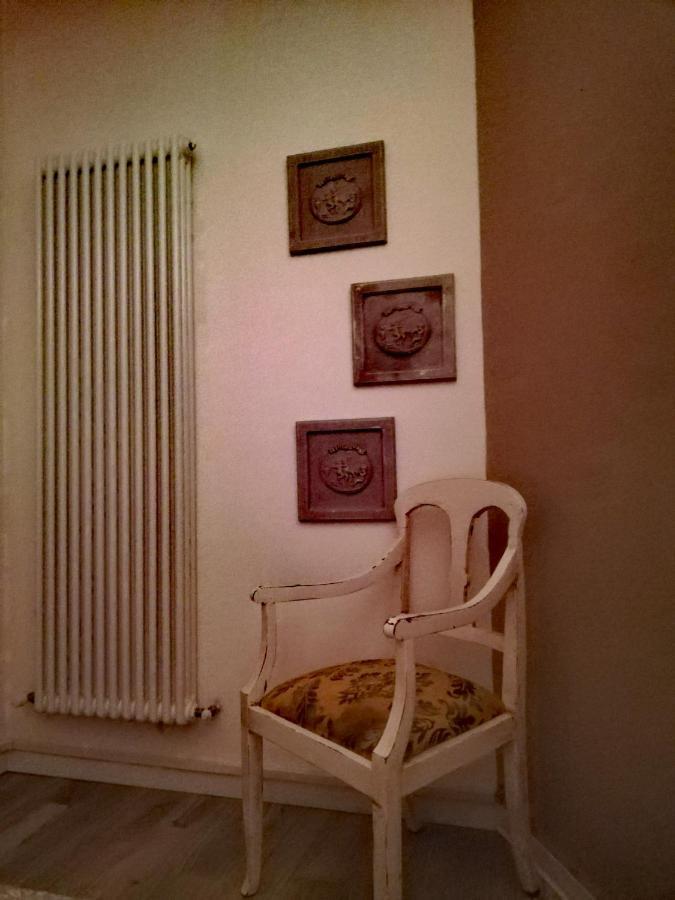 Casolare Isabella "Il Rifugio Dei Vinili" And Alice'S Room Понсако Екстериор снимка