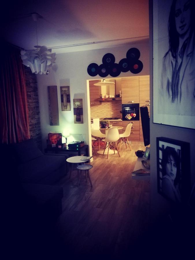 Casolare Isabella "Il Rifugio Dei Vinili" And Alice'S Room Понсако Екстериор снимка