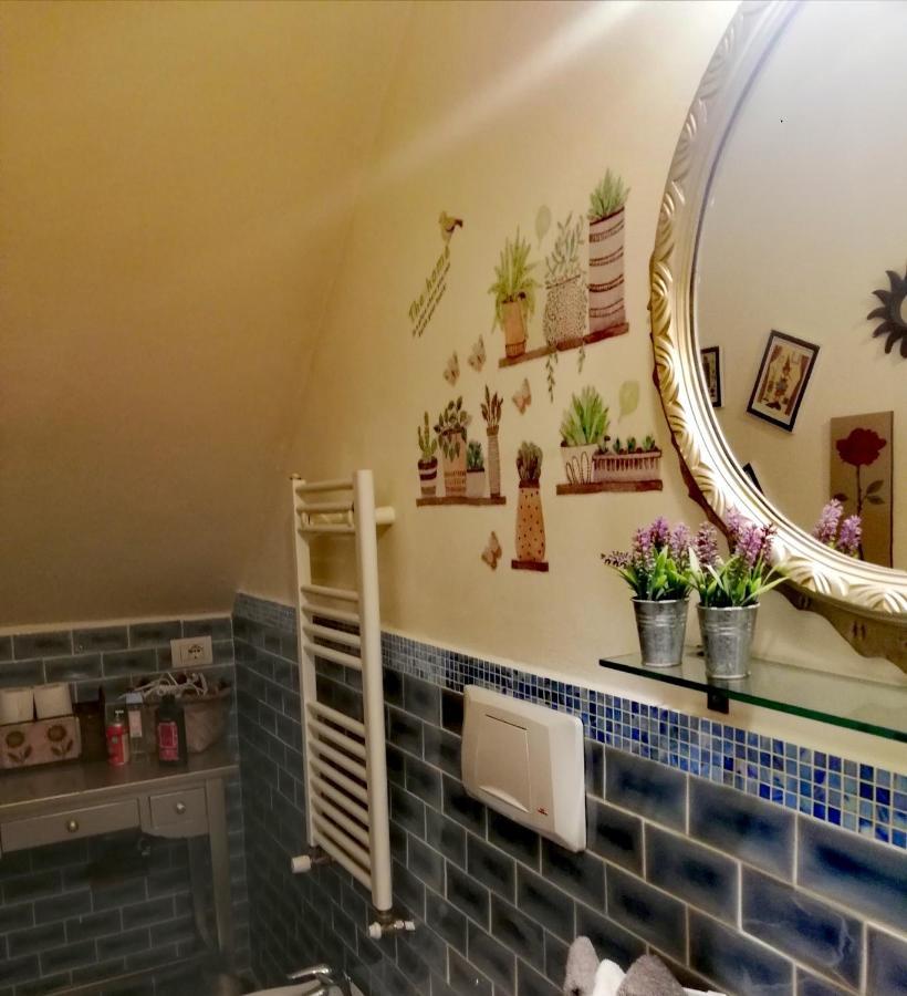 Casolare Isabella "Il Rifugio Dei Vinili" And Alice'S Room Понсако Екстериор снимка