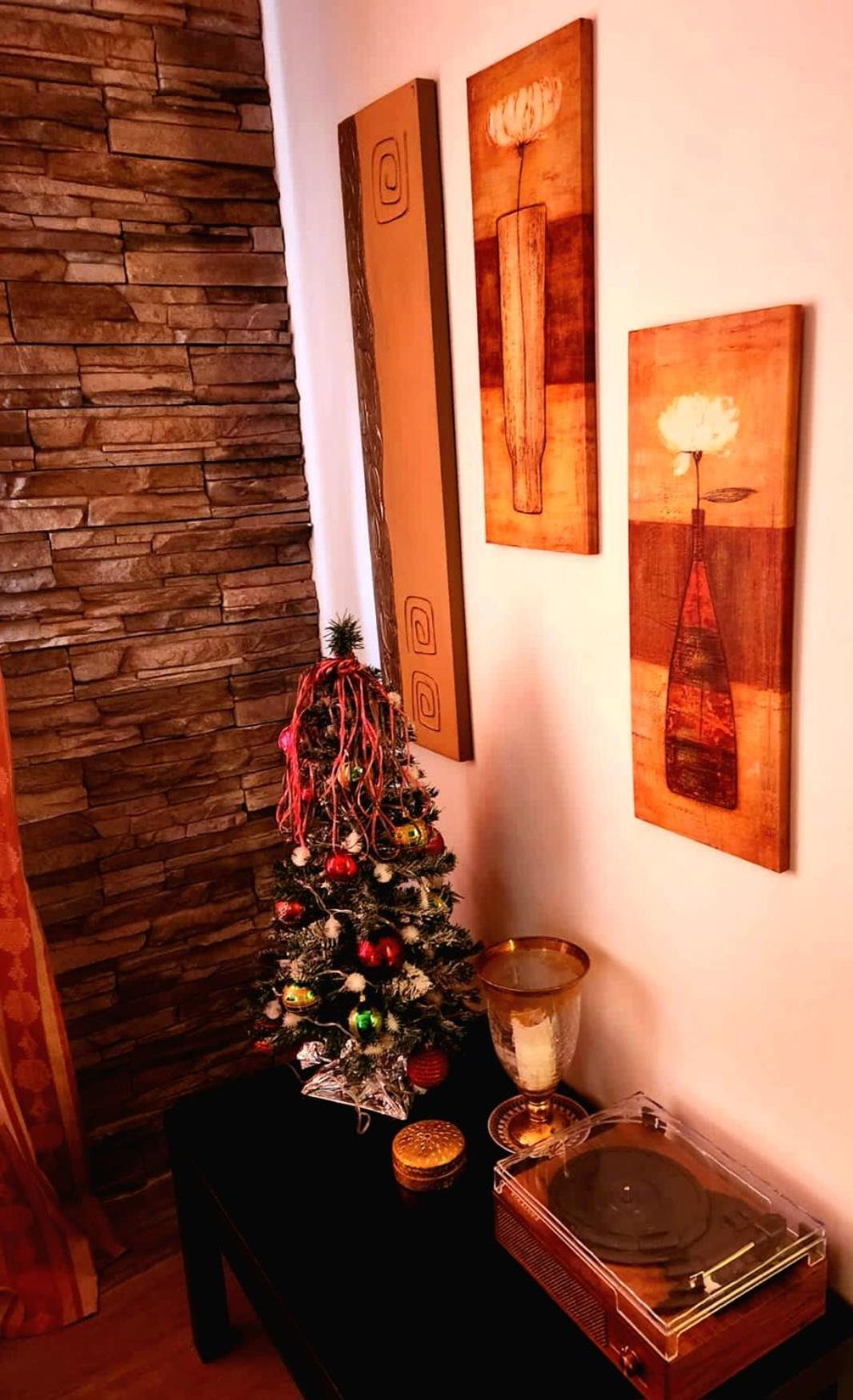 Casolare Isabella "Il Rifugio Dei Vinili" And Alice'S Room Понсако Стая снимка